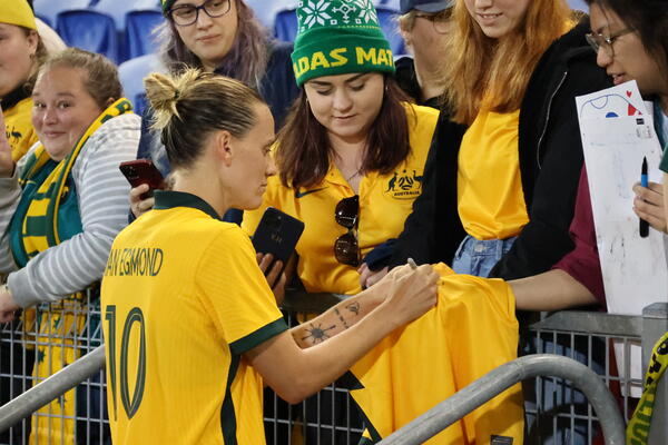 Emily Van Egmond Autographs